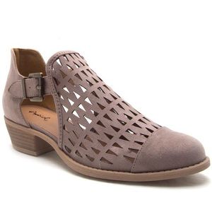 Qupid Sochi-101 Taupe Booties